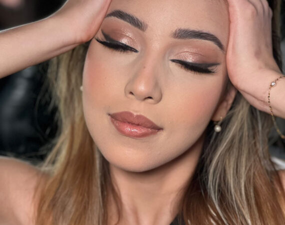 Nawel hairstyle - makeup nude marronné